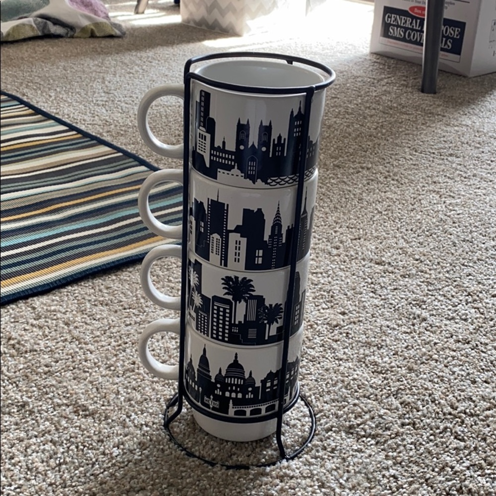 4 coffee mugs